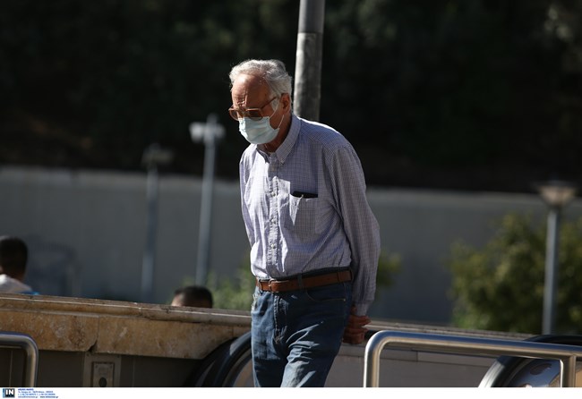 Μάσκες παντού στην Αθήνα: Πρώτη ημέρα εφαρμογής - Πώς ανταποκρίνονται οι κάτοικοι [Εικόνες]