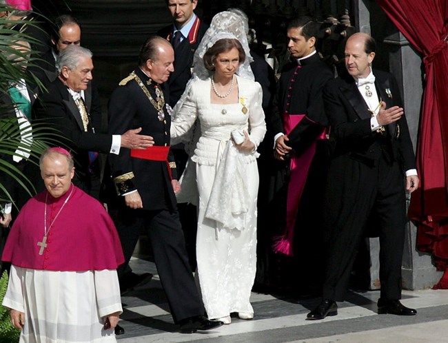 Η ερωμένη του βασιλιά: Η πρώην του Χουάν Κάρλος καταγγέλλει τη βαθιά δυστυχισμένη Σοφία