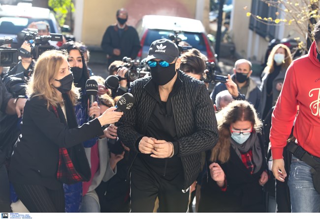 Νότης Σφακιανάκης: Ποινική δίωξη για οπλοκατοχή και ναρκωτικά - Με ειρωνείες απαντά ο ίδιος