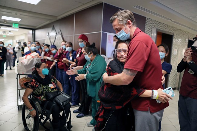 Συγκλονιστικό βίντεο: Όλο το 2020 μέσα σε 4 λεπτά - Η χρονιά που δεν θα ξεχάσουμε