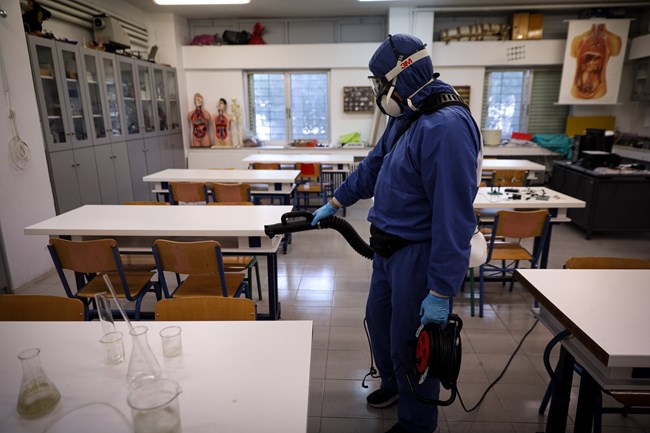 Μητσοτάκης: Πρώτα θα ανοίξουν τα σχολεία και μετά τα χιονοδρομικά και η εστίαση