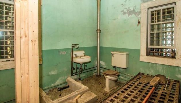 Αυτό το φαινομενικά φυσιολογικό σπίτι κρύβει μια ανατριχιαστική