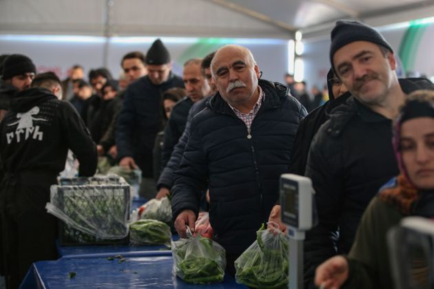 Σε τραγική κατάσταση οι Τούρκοι, «στοκάρουν» ρύζι και μακαρόνια λόγω