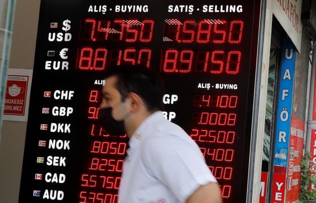 Σε τραγική κατάσταση οι Τούρκοι, «στοκάρουν» ρύζι και μακαρόνια λόγω