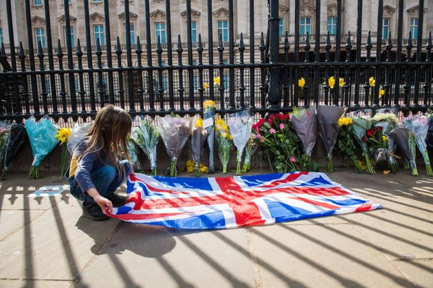 Βρετανία: Κανονιοβολισμοί στη μνήμη του πρίγκιπα