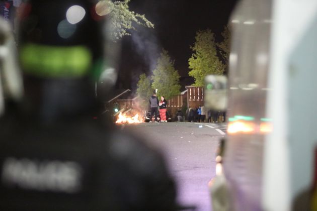 Τι συμβαίνει στη Βόρεια Ιρλανδία και γιατί αναζωπυρώθηκε μια μάχη