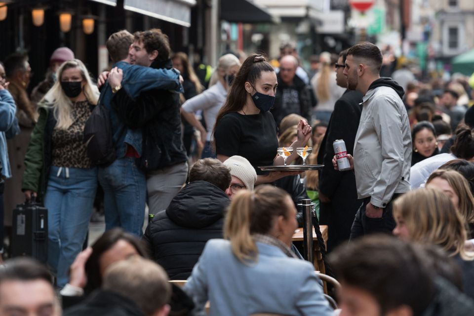 Το Λονδίνο «ζει» ξανά: Εικόνες από τη μεγάλη