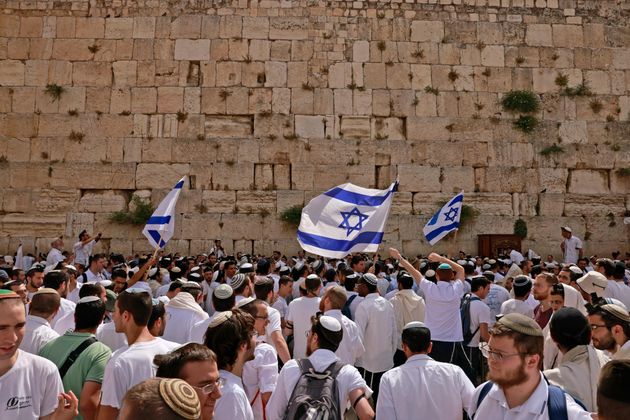 Πεδίο μάχης η Πλατεία των Τζαμιών στην Ιερουσαλήμ και πορεία υπερεθνικιστών