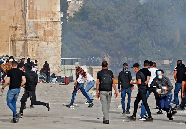Πεδίο μάχης η Πλατεία των Τζαμιών στην Ιερουσαλήμ και πορεία υπερεθνικιστών